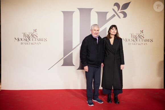 Exclusif - Claude Lelouch et Valérie Perrin - Photocall de l'avant-première du film "Les Trois Mousquetaires : D'Artagnan" aux Invalides à Paris le 21 mars 2023. © Moreau / Jacovides / Guirec / Bestimage