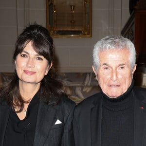 Claude Lelouch et sa femme Valérie Perrin lors de la soirée de gala pour la fondation de la recherche en physiologie, les Stethos, au George V à Paris le 18 mars 2024. © Coadic Guirec / Bestimage