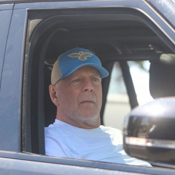 "M. Willis a tout intérêt à participer aux essais", assure Jean-Émile Vanderheyden
 
Bruce Willis à Los Angeles.