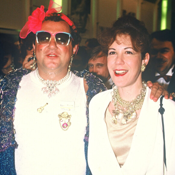 Véronique Colucci et Coluche se sont aimés très fort 
Archives - Coluche avec Véronique Colucci au Festival International du film de Cannes.