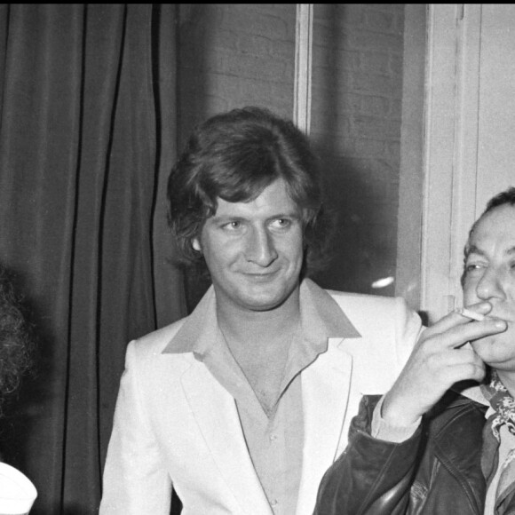 Archives - Coluche et Véronique Colucci entourés de Patrick Sébastien et Michèle Torr en 1980 à l'Olympia.