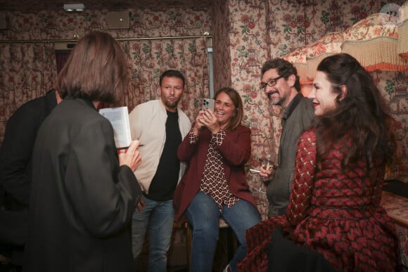 Exclusif - Raymond Aabou, Valérie Benaim, David Foenkinos - Séance de dédicace du nouveau livre de Géraldine Maillet "Ma Minuscule" qui raconte la découverte de la maladie d'Alzheimer de sa grand-mère maternelle, pour ses amis, (avant la sortie en librairie le 25 septembre) au Marta (le bar du Fouquet's) à Paris le 24 septembre 2024. © Jack Tribeca / Bestimage 