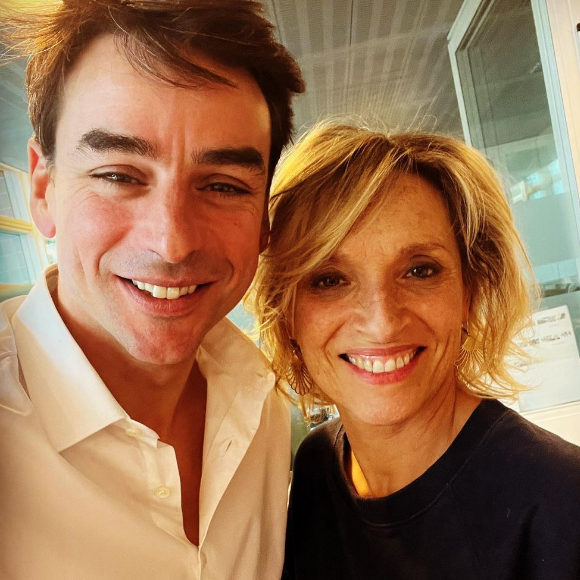 Cette dernière présente une chronique aussi positive que sa personnalité !
Valérie Heurtel et Julian Bugier sur Instagram