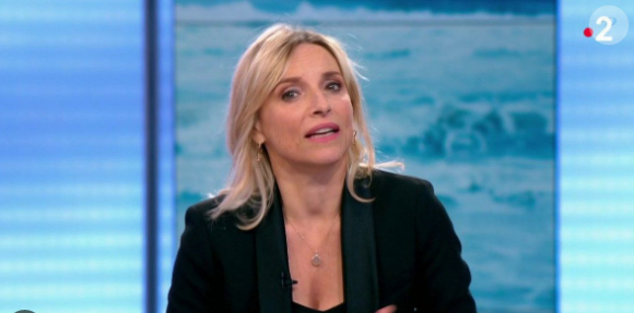 On sait toutefois qu'elle est la maman d'un garçon au prénom plutôt populaire.
Valérie Heurtel, chroniqueuse dans le JT de 13h de France 2 auprès de Julian Bugier