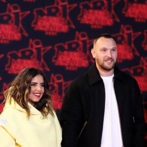 Inès Reg et Kévin Debonne lors de la 23ème édition des NRJ Music Awards 2021 au Palais des Festivals de Cannes, le 20 novembre 2021. © Dominique Jacovides/Bestimage 