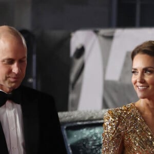 Le prince William, duc de Cambridge, Catherine Kate Middleton, duchesse de Cambridge - Avant-première mondiale du film "James Bond - Mourir peut attendre (No Time to Die)" au Royal Albert Hall à Londres le 28 septembre 2021.