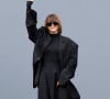 Pour la fashion week parisienne, elle a arboré un look audacieux avec une veste XXL à épaulettes
Sophie Marceau - Arrivées au défilé de mode féminine Balenciaga printemps-été 2025 lors de la Fashion Week de Paris (PFW), à Paris, France, le 30 septembre 2024. © Da Silva-Perusseau/Bestimage