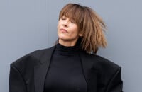 Sophie Marceau en veste oversize à épaulettes extra-larges : le look imbattable de la star de 57 ans pour Balenciaga