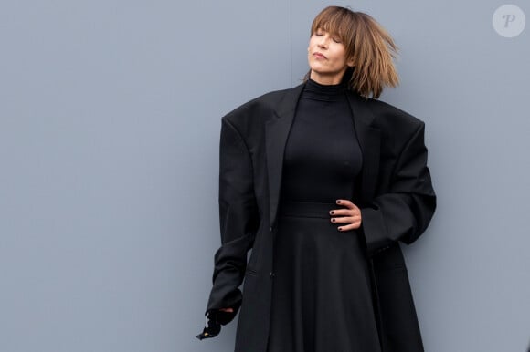 Sophie Marceau - Arrivées au défilé de mode féminine Balenciaga printemps-été 2025 lors de la Fashion Week de Paris (PFW), à Paris, France, le 30 septembre 2024. © Da Silva-Perusseau/Bestimage