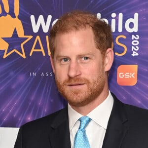 Harry est tombée des nues en constatant que sur la photo de leur première rencontre, Noah possédait exactement la même (une girafe surnommée Raffy) 5 ans plus tard
Le prince Harry, duc de Sussex, participe en tant que parrain aux WellChild Awards à Londres, le 30 septembre 2024. Les WellChild Awards récompensent les qualités inspirantes de certains des jeunes gravement malades du pays et le dévouement de ceux qui les maintiennent en bonne santé et heureux, notamment les professionnels de la santé, de l'aide sociale et de l'éducation. Le Prince Harry assiste régulièrement à l'événement annuel organisé par WellChild, l'organisme caritatif national qui fournit un réseau national d'infirmières, des projets de rénovation domiciliaire et des programmes de soutien aux familles. 