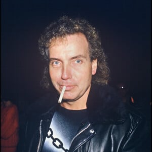 Bernard Lavilliers à la manifestation "Touche pas à mon pote", S.O.S. Racisme, place de la Concorde à Paris en 1985.