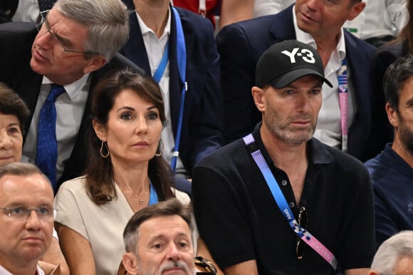 Zinedine Zidane et sa femme Véronique dans les tribunes de la finale Hommes "France vs Pologne" de volley-ball lors des Jeux Olympiques Paris 2024. Le 10 août 2024 © P.Perusseau-D.Jacovides / Bestimage