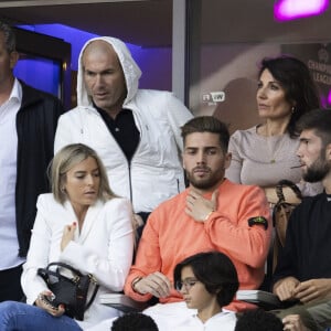 Zinedine Zidane et sa femme Véronique, Luca Zidane et sa compagne Marina, Théo Zidane - Les célébrités assistent à la victoire du Real Madrid face à Liverpool (1-0) en finale de la Ligue des Champions au stade de France, le 28 mai 2022. © Cyril Moreau / Bestimage