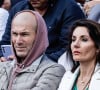 "Pourtant, un mot écrit à la main, ça fait toujours effet et plaisir", ajoute Zinedine Zidane
 
Zinédine Zidane et sa femme Véronique Zidane dans les tribunes lors des Internationaux de France de Tennis de Roland Garros 2022 (jour 6), à Paris, France, le 27 mai 2022. © Bertrand Rindoff/Bestimage