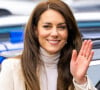 Via une vidéo
Kate Middleton