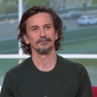 Arnaud Tsamère visiblement ému en direct : son ancienne amoureuse s'adresse à lui, un moment gênant refait surface