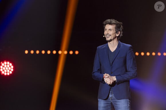 Exclusif - Arnaud Tsamere sur scène lors du concert "Leurs voix pour l'espoir" diffusé le 5 juillet en prime sur C8, à l'Olympia à Paris le 11 mars 2024. Ce concert permet de sensibiliser sur le cancer du pancréas pour lequel plus de 14 000 nouveaux cas sont diagnostiqués chaque année en France. D'ici à 2030, le cancer du pancréas pourrait être la deuxième cause de décès par cancer. Pour faire avancer la recherche et la connaissance du grand public autour de ce cancer, Laurie Cholewa mobilise chaque année un grand nombre d'artistes autour du grand rendez-vous ''Leurs voix pour l'Espoir''. C'est avec la Fondation A.R.CA.D (Aide et Recherche en CAncérologie Digestive)° et l'association de patients Espoir Pancréas que ce concert est organisé. © Perusseau / Bellak / Bestimage 