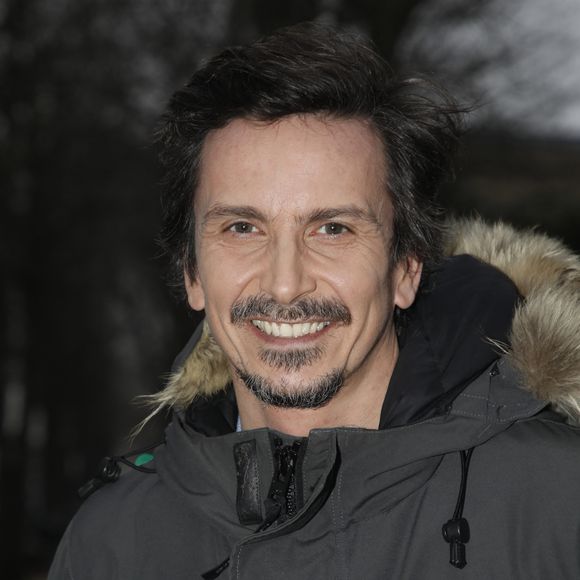 Exclusif - Arnaud Tsamere - Arrivées des artistes à l'enregistrement de l'émission "Vivement dimanche prochain" au studio Gabriel à Paris, diffusée le 30 janvier 2022. 