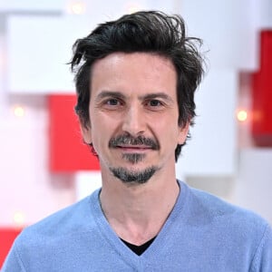 Exclusif - Arnaud Tsamere - Enregistrement de l'émission "Vivement Dimanche prochain" présentée par M.Drucker et diffusée le 30 janvier 2022 sur France 2. Le 21 janvier 2022 © Guillaume Gaffiot / Bestimage