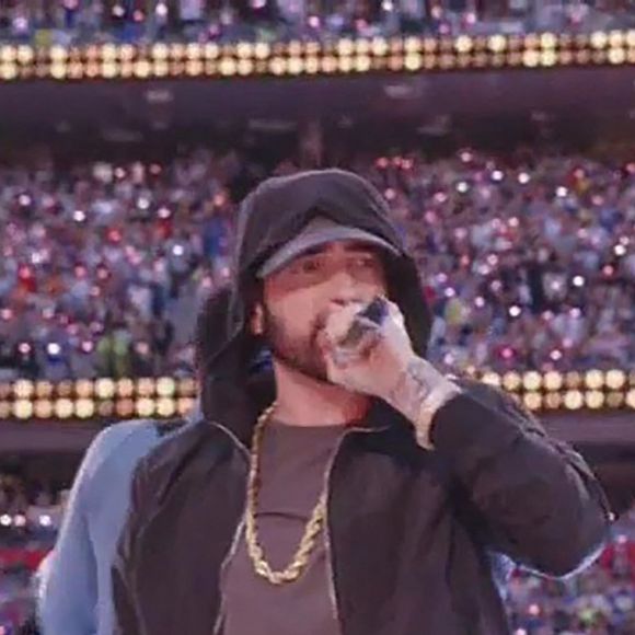 Dr. Dre, Kendrick Lamar, Eminem, Snoop Dogg et Mary J. Blige se produisent à la mi-temps du Super Bowl 56 LVI entre les Los Angeles Rams et les Cincinnati Bengals au SoFi Stadium de Los Angeles le 13 février 2022.