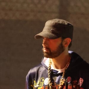 Exclusif - Eminem sort discrètement du Sofi stadium après son concert à la mi-temps du Super Bowl à Inglewood le 13 février 2022