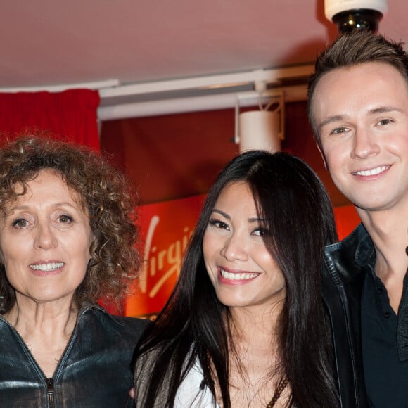 Anggun, Mireille Dumas et Cyril Feraud lors d'un Showcase et d'une conférence de presse pour le lancement de l'émission télévisée Eurovision 2012 qui s'est tenue au Virgin Megastore à Paris, France, le 26 avril 2012.