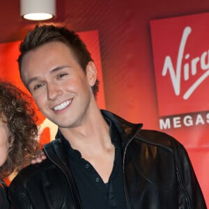 Mireille Dumas et Cyril Feraud lors d'un Showcase pour la conférence de presse du lancement de l'émission TV Eurovision 2012 qui s'est tenue au Virgin Megastore à Paris, France, le 26 avril 2012.