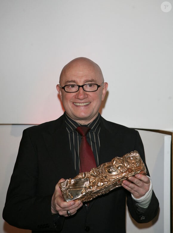 Un homme et deux facettes, capable d'exceller aussi bien dans le drame que la comédie.
Michel Blanc lors de la 32ème cérémonie des César qui s'est tenue au Théâtre du Châtelet à Paris, France, le 24 février 2007.