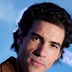 L'acteur de 43 ans a été interviewé par nos confrères de BFMTV et a indiqué avec beaucoup d'émotion qu'il avait pu avoir le ressenti de la famille de Charles Aznavour sur ce film.
Tahar Rahim pour le film "Monsieur Aznavour" - Arrivées de la soirée de clôture de la 6ème édition du festival Cinéroman à Nice, France