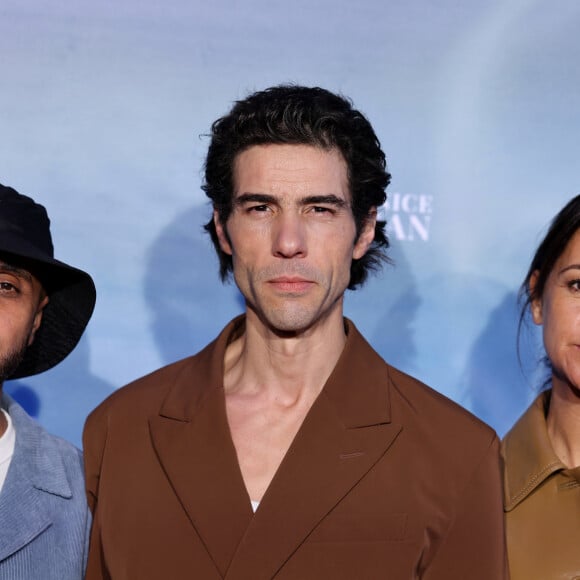 Le film a été présenté lors de la soirée de clôture du festival Cinéroman
Tahar Rahim pour le film "Monsieur Aznavour" entouré de Mehdi Idir et Marie-Julie Baup - Arrivées de la soirée de clôture de la 6ème édition du festival Cinéroman à Nice, France, le 5 octobre 2024. © Bebert-Jacovides/Bestimage 