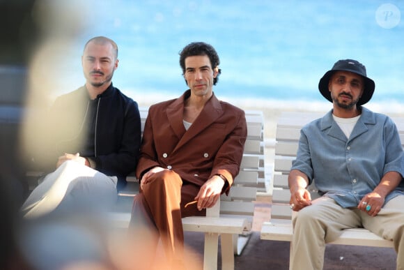 Tahar Rahim et Mehdi Idir au photocall du film "Monsieur Aznavour" dsans le cadre de la 6ème édition du festival Cinéroman, à Nice, France, le 5 Octobre 2024. © Bebert-Jacovides/Bestimage 