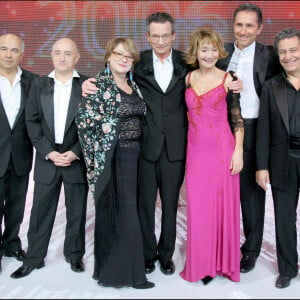 De nombreuses personnalités sont attendues, parmi lesquelles évidemment celles du Splendid.
Michel Blanc avec Patrice Leconte, Josiane Balasko, Marie-Anne Chazel, Thierry Lhermitte, Gérard Jugnot et Christian Clavier sur le plateau de l'émission "Vivement dimanche" © Guillaume Gaffiot / Bestimage