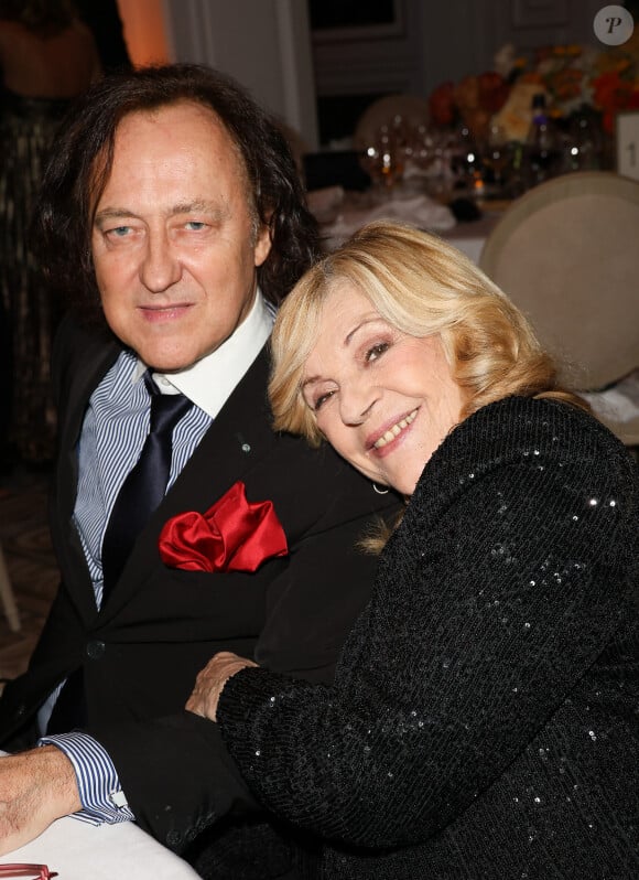 "Je ne suis pas mariée ! Tout le monde le croit parce que beaucoup de journaux l'ont écrit mais ce n'est pas le cas"
Nicoletta et son mari Jean-Christophe Molinier - 46ème édition du Gala "Best Awards" à l'hôtel Georges V à Paris le 11 décembre 2023.© Coadic Guirec / Bestimage