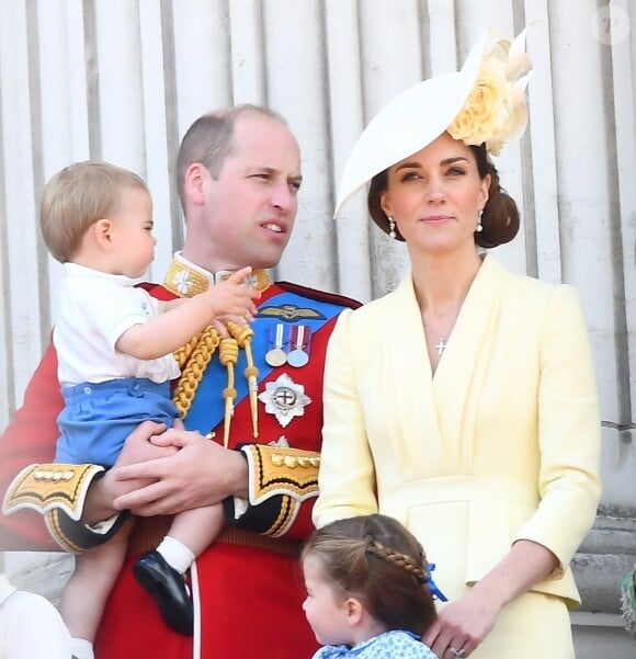 En cause ? William qui ne l'avait toujours pas demandée en mariage...
Le prince William, duc de Cambridge, et Catherine (Kate) Middleton, duchesse de Cambridge, la princesse Charlotte de Cambridge, le prince Louis de Cambridge - La famille royale au balcon du palais de Buckingham lors de la parade Trooping the Colour 2019, célébrant le 93ème anniversaire de la reine Elisabeth II, Londres, le 8 juin 2019. 