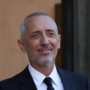 L'humoriste et acteur, Gad Elmaleh arrive au palais de l'Élysée pour un dîner offert aux chefs d'état et de gouvernement par le président de la république dans le cadre du XIXe Sommet de la Francophonie à Paris, le 4 octobre 2024. © Stéphane Lemouton / Bestimage 