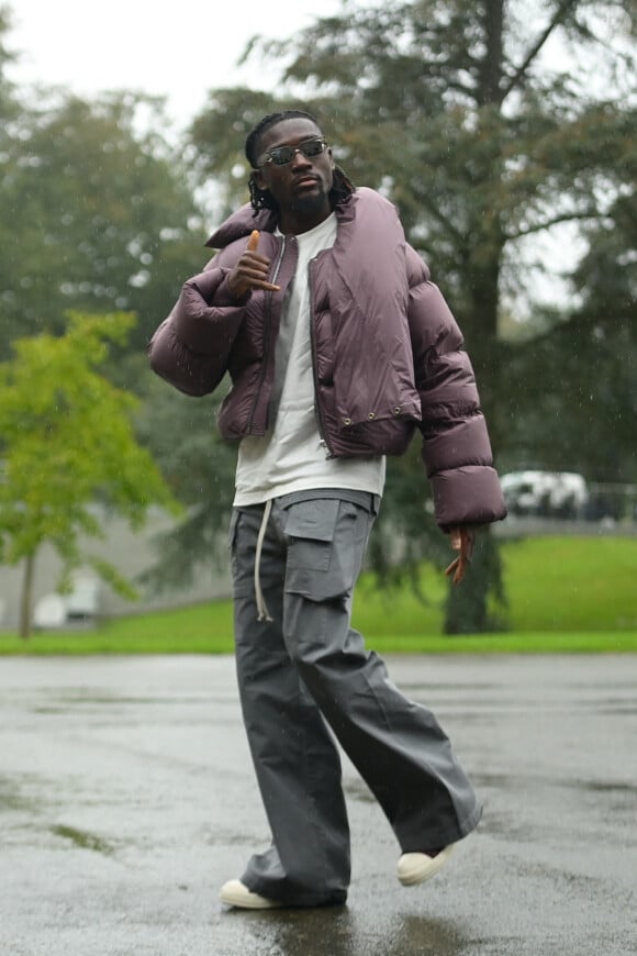 Manu Koné (France) - Arrivées des joueurs de l'équipe de France de football au centre de formation et centre National du Football de Clairefontaine-en-Yvelines, France, le 7 octobre 2024. © Federico Pestellini/Panoramic/bestimage