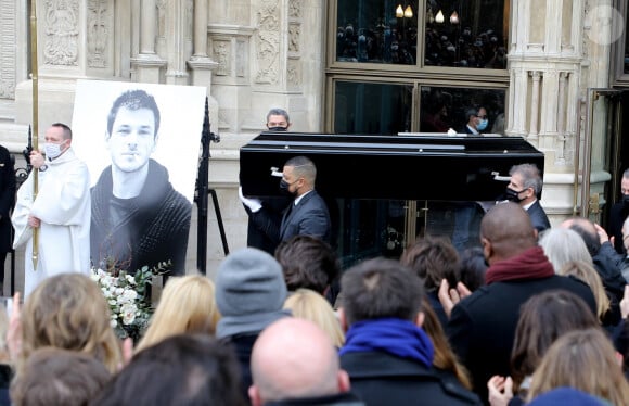 Ambiance - Sorties des obsèques (bénédiction) de Gaspard Ulliel en l'église Saint-Eustache à Paris. Le 27 janvier 2022 © Jacovides-Moreau / Bestimage