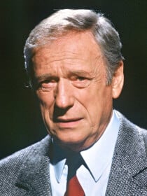 Yves Montand : Sa toute petite maison, au pied des remparts d'un célèbre village, que son discret fils Valentin n'abandonnera jamais