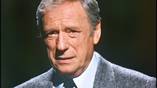 Yves Montand : Sa toute petite maison, au pied des remparts d'un célèbre village, que son discret fils Valentin n'abandonnera jamais