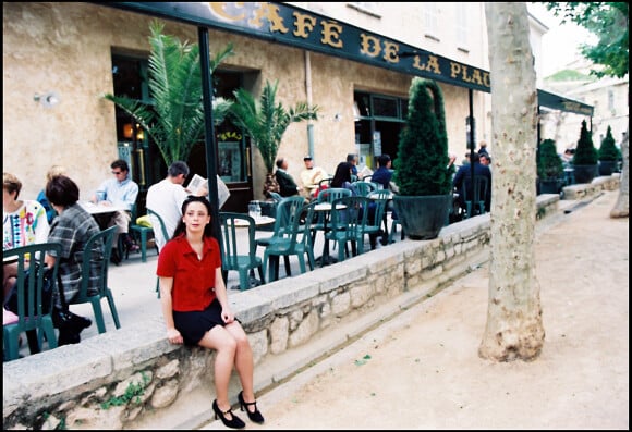 Archives - Aurore Drossart sur les traces d'Yves Montand, dans le village de Saint-Paul de Vence.