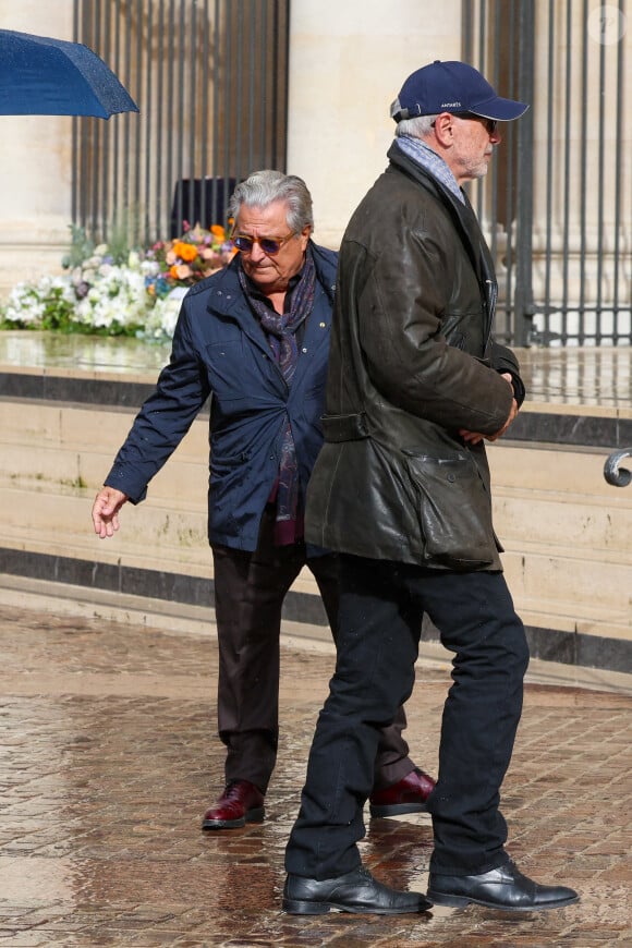 Thierry Lhermitte et Christian Clavier - Obsèques de Michel Blanc en l'église Saint-Eustache à Paris, le 10 octobre 2024. © Moreau / Jacovides / Bestimage 