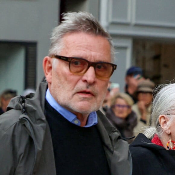 Bruno Moynot, Josiane Balasko et son mari George Aguilar, Firmine Richard - Obsèques de Michel Blanc en l'église Saint-Eustache à Paris, le 10 octobre 2024. © Moreau / Jacovides / Bestimage 