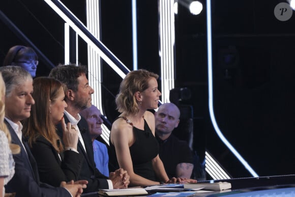 Exclusif - Valérie Benaim, Bernard Montiel, Tiphaine Auzière, Cyril Hanouna sur le plateau de l'émission " TPMP " présentée par C.Hanouna et diffusée en direct sur C8, Paris, France, le 27mai 2024. © Jack Tribeca / Bestimage