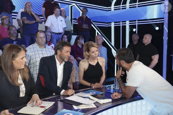 Exclusif - Valérie Benaim, Bernard Montiel, Tiphaine Auzière, Cyril Hanouna sur le plateau de l'émission " TPMP " présentée par C.Hanouna et diffusée en direct sur C8, Paris, France, le 27mai 2024. © Jack Tribeca / Bestimage