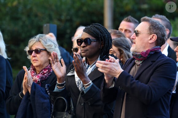 Ramatoulaye Diop, la compagne du défunt, Jean-Paul Rouve - Sortie des Obsèques de Michel Blanc en l'église Saint-Eustache à Paris, le 10 octobre 2024. © Moreau / Jacovides / Bestimage 