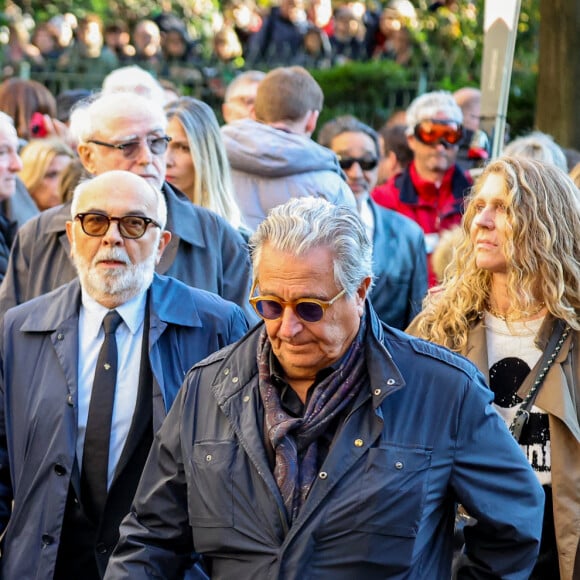 Thierry Lhermitte, Gérard Jugnot, Christian Clavier - Sortie des Obsèques de Michel Blanc en l'église Saint-Eustache à Paris, le 10 octobre 2024. © Moreau / Jacovides / Bestimage 