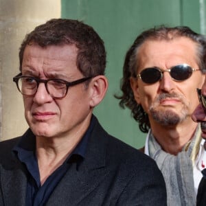 Dany Boon, Bernard Montiel - Sortie des Obsèques de Michel Blanc en l'église Saint-Eustache à Paris, le 10 octobre 2024. © Moreau / Jacovides / Bestimage 