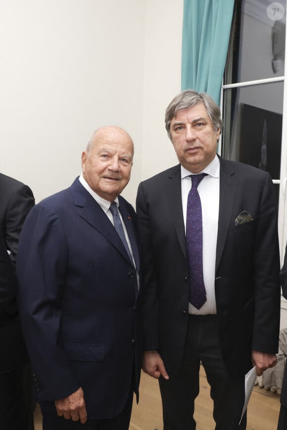 Exclusif - Marc Ladreit de Lacharrière, Vadym Omelchenko, ambassadeur d'Ukraine en France lors du dîner annuel de la Revue des Deux Mondes à la Maison de l'Amérique Latine à Paris le 8 octobre 2024. © Jack Tribeca / Bestimage