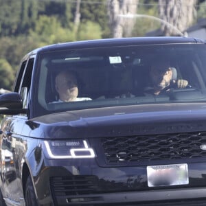 Exclusif - Bruce Willis se balade avec son chauffeur en SUV à Los Angeles