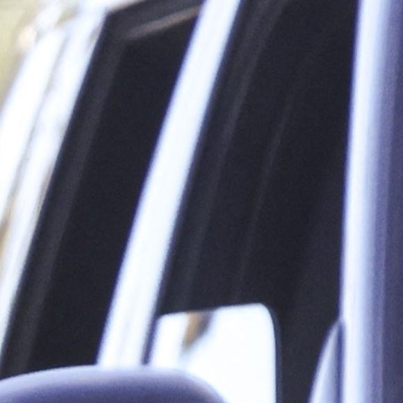 Ce jour-là, le comédien a été vu en train de se balader avec son chauffeur en SUV dans les rues de Los Angeles
Exclusif - Bruce Willis se balade avec son chauffeur en SUV à Los Angeles